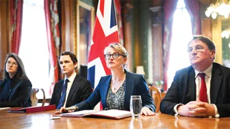 Liên minh quốc tế khó giúp mở cửa eo biển Hormuz