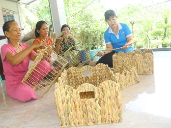 Trao “cần câu sinh kế”, giúp phụ nữ tự tin vươn lên