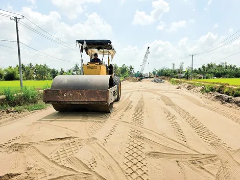 Đẩy nhanh tiến độ các công trình giao thông trọng điểm