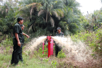 កា​ម៉ាវ ម្ចាស់​ការ​បង្ការ​និង​ទប់​ស្កាត់​ឆេះ​ព្រៃ​ក្នុង​រដូវ​ប្រាំង