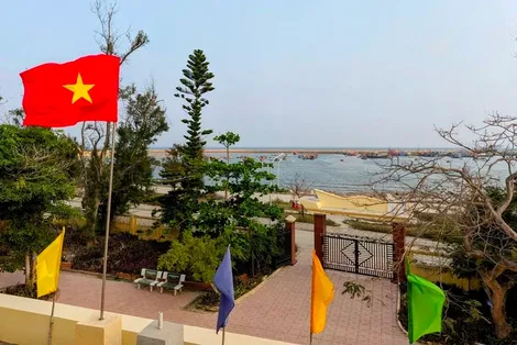 Gieo chữ ở Bạch Long Vĩ