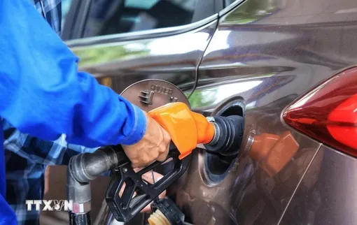 Lái xe thế nào để tiết kiệm nhất khi giá nhiên liệu leo thang?