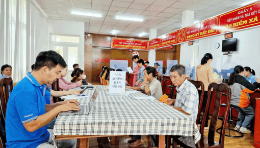 ឡុង​ភូ​ជំ​រុញ​ការ​ផ្លាស់​ប្តូរ​ឌី​ជី​ថល លើក​កម្ពស់​គុណ​ភាព​បម្រើ​ប្រ​ជា​ជន