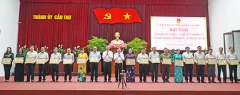 Khen thưởng 152 tập thể và 630 cá nhân có thành tích xuất sắc trong công tác tổ chức bầu cử