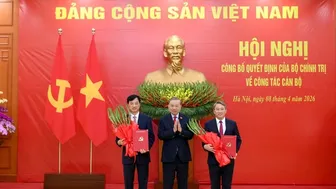 Trao các quyết định bổ nhiệm Trưởng Ban Tổ chức Trung ương, Chánh Văn phòng Trung ương Đảng