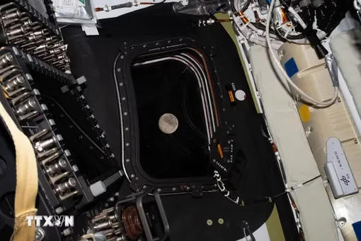 Phi hành đoàn Artemis II trở về sau chuyến bay lịch sử quanh Mặt trăng