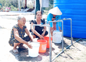 នាំ​ទឹក​ស្អាត​ទៅ​កាន់​ភូមិ​ស្រុក ទទួល​អំ​ណរ​បុណ្យ​ចូល​ឆ្នាំ​ថ្មី​ដោយ​ក្តី​រីក​រាយ​ពេញ​លេញ