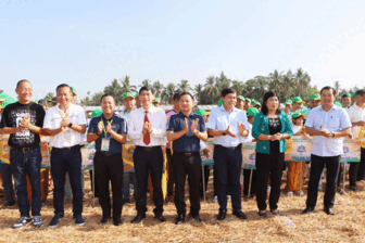 បើក​ពិធី​រង្វាន់​បាល់​ទាត់​កសិ​ករ​ខ្មែរ​តំ​បន់​វាល​រាប​ទន្លេ​គីវ​ឡុង អំ​ណរ​បុណ្យ​ឆ្នាំ​ថ្មី​ប្រ​ពៃ​ណី ឆ្នាំ ២០២៦