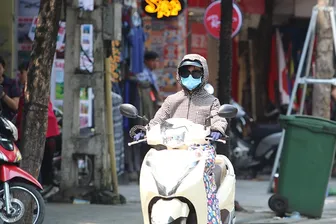 Thời tiết ngày 11/4: Nhiệt độ vượt 40 độ C, nắng nóng gay gắt lan rộng nhiều khu vực