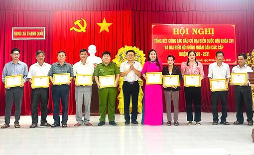 Xã Thạnh Quới khen thưởng 12 tập thể và 46 cá nhân có thành tích xuất sắc trong công tác bầu cử