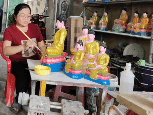 សមា​គម​សហ​ព័ន្ធ​នារី​សង្កាត់​ង្វៀក​ហ្វា ឧបត្ថម្ភ​សមា​ជិ​កា​នា​រី​ខ្មែរ​ឈាន​ឡើង​អភិ​វឌ្ឍន៍​សេដ្ឋ​កិច្ច