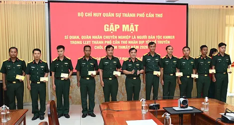Bộ Chỉ huy Quân sự TP Cần Thơ họp mặt sĩ quan, quân nhân chuyên nghiệp là người dân tộc Khmer