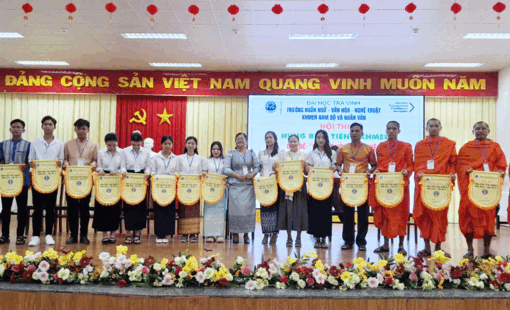 សិស្ស និស្សិត​ជាង​២០០​នាក់ ចូល​រួម​ពិធី​ប្រ​ឡង​វោ​ហា​រសាស្ត្រ​ភា​សា​ខ្មែរ​លើក​ទី​៥ ក្រោម​ប្រ​ធាន​បទ"យុវ​ជន​នឹង​បច្ចេក​វិទ្យា​ឌី​ជី​ថល"