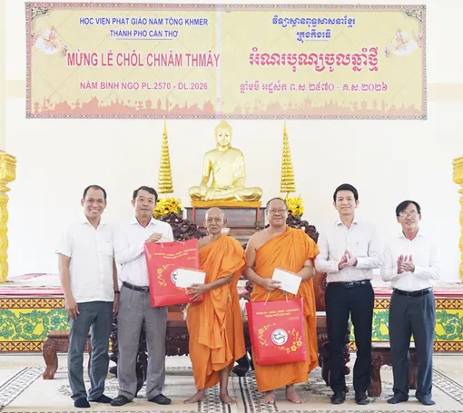 Lãnh đạo thành phố chúc Tết cổ truyền Chôl Chnăm Thmây của đồng bào Khmer