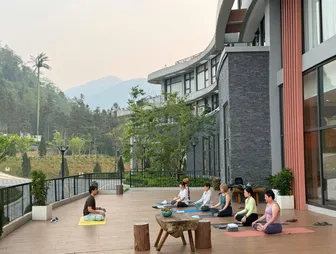 Doanh nghiệp du lịch nỗ lực "giữ nhịp" giá tour dịp lễ 30/4 và 1/5