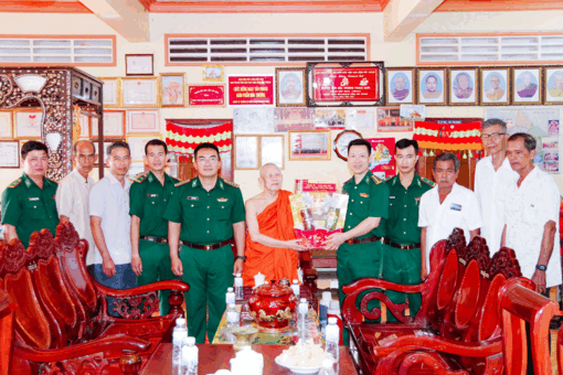 ភាព​កក់​ក្តៅ​នៃ​មនោ​សញ្ចេត​នា​កង​ទ័ព​-ប្រ​ជា​ជន​ក្នុង​ឱកាស​បុណ្យ​ចូល​ឆ្នាំ​ថ្មី​ប្រ​ពៃ​ណី​ខ្មែរ