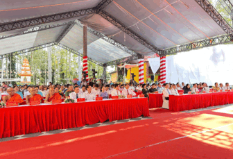 ជីវ​ភាព​រីក​ចម្រើន ជន​រួម​ជាតិ​ខ្មែរ​ទទួល​បុណ្យ​ចូល​ឆ្នាំ​ថ្មី​ប្រ​ពៃ​ណី​កាន់​តែ​សម្បូរ​សប្បាយ