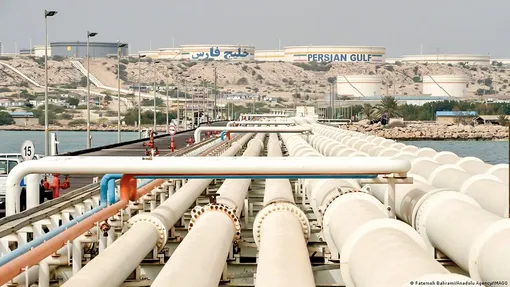 Mỹ bóp “yết hầu” kinh tế của Iran?