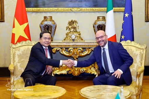 Vietnamese NA Chairman holds talks with Italian lower house leader
