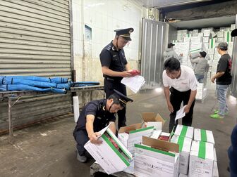 Hải quan bố trí đủ lực lượng trực lễ, đảm bảo thông quan hàng hóa