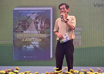 Tác giả Thái Ngọc Anh giao lưu về văn hóa dân gian Cần Thơ