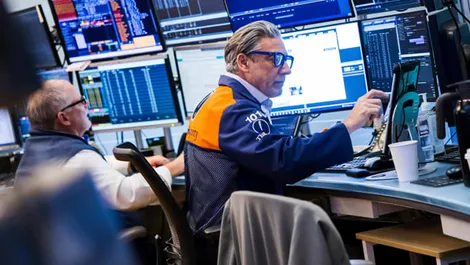 Thị trường chứng khoán phản ứng tích cực, giá dầu tăng sau thỏa thuận ngừng bắn Israel - Lebanon