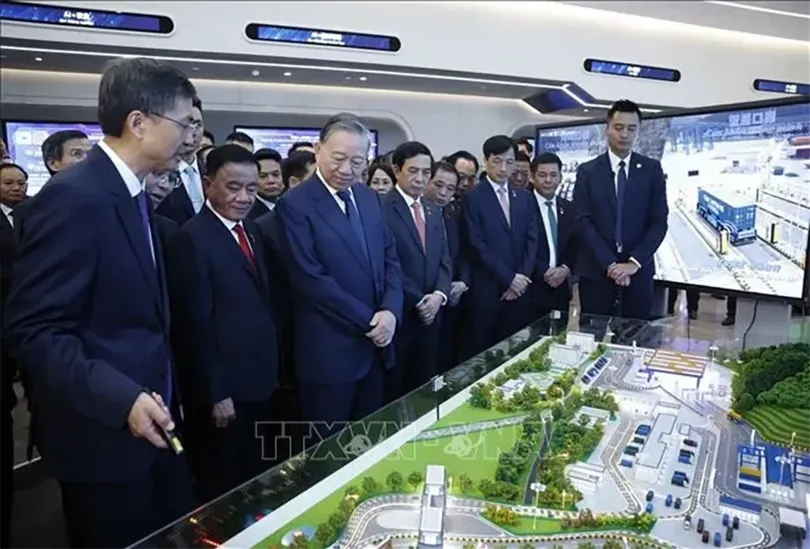 Tổng Bí thư, Chủ tịch nước Tô Lâm thăm Trung tâm Hợp tác đổi mới trí tuệ nhân tạo Trung Quốc - ASEAN