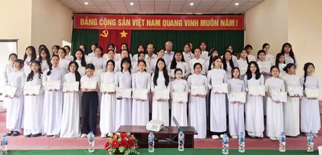 50 nữ sinh nhận học bổng Quỹ Châu Á