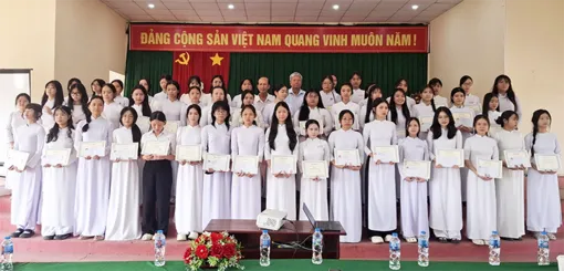 50 nữ sinh nhận học bổng Quỹ Châu Á