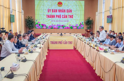 Lãnh đạo TP Cần Thơ làm việc với Tập đoàn Hùng Nhơn và Tập đoàn De Heus