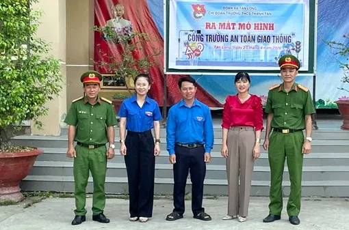 Ra mắt mô hình “Cổng trường an toàn giao thông”