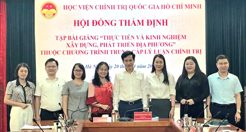 Tập bài giảng “Thực tiễn và kinh nghiệm xây dựng, phát triển TP Cần Thơ” được Hội đồng Học viện Chính trị Quốc gia Hồ Chí Minh thông qua