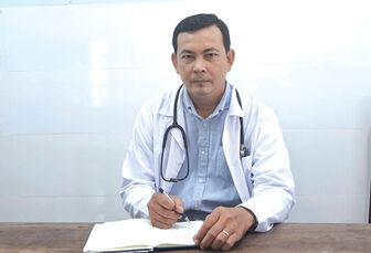 វេជ្ជ​បណ្ឌិត អស់​ពី​ចិត្ត​ចំ​ពោះ​អ្នក​ជំងឺ​