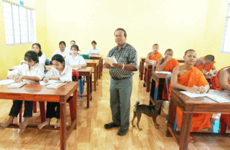 សិល្ប​ករ​ប្រ​ជា​ប្រិយ​មាន​ទេព​កោ​សល្យ