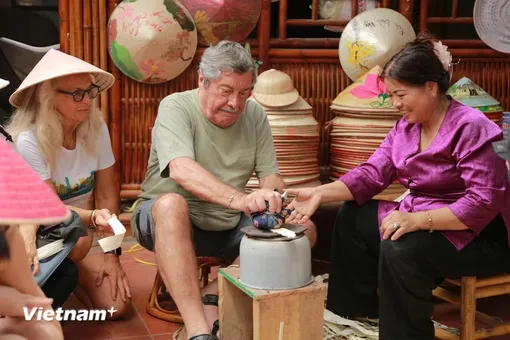 Bộ Văn hóa Thể thao Du lịch yêu cầu tăng cường phát triển sản phẩm “Đến để chạm vào cảm xúc”