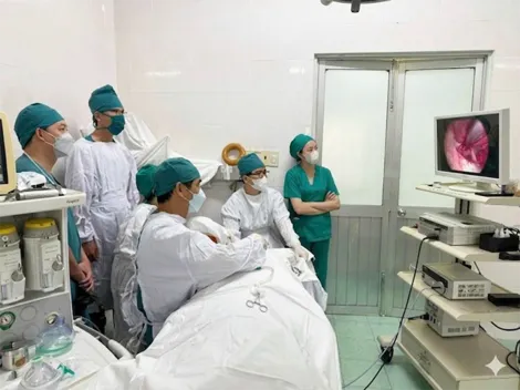 Chữa bệnh ù tai do khối u hiếm gặp thường gặp ở phụ nữ trung niên