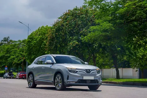 Chủ xe VinFast thích thú với tính năng “kết nối mọi lúc, quản lý mọi nơi”