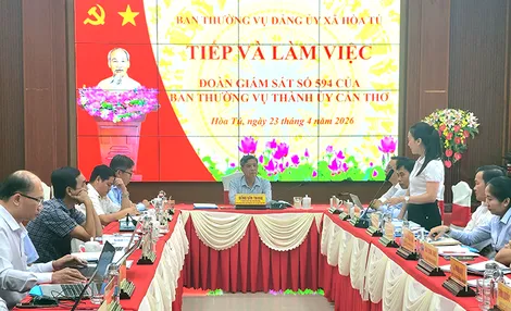 Phó Bí thư Thường trực Thành ủy Đồng Văn Thanh cùng Đoàn Giám sát làm việc tại xã Hòa Tú