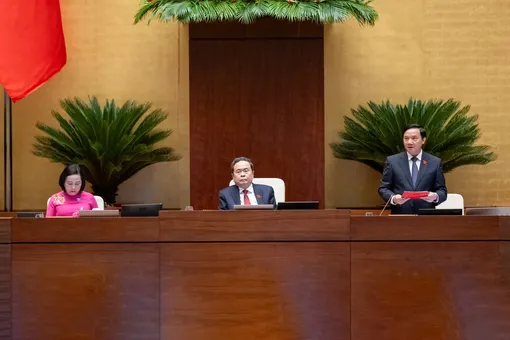 Chủ tịch UBND cấp xã có thẩm quyền ký giấy tờ hộ tịch