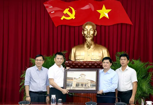 Tập đoàn Hwacom mong muốn hợp tác với TP Cần Thơ phát triển giao thông thông minh