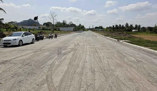 Tháo gỡ khó khăn, thúc đẩy tiến độ các dự án giao thông và khu tái định cư