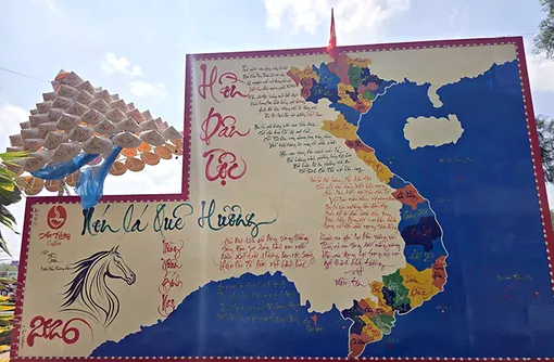 Công trình nghệ thuật “Hồn dân tộc - Nón lá quê hương” ở Bến Ninh Kiều xác lập kỷ lục Việt Nam