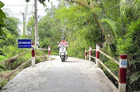 Học tập Bác, làm việc có ích phục vụ nhân dân