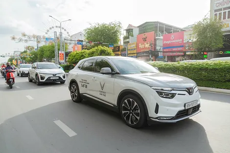 Khách Việt chọn VinFast VF 8: Cùng trải nghiệm, xe xăng phải bù thêm hơn 300 triệu đồng