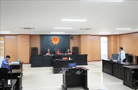 Tuyên phạt Nguyễn Đình Thắng 11 năm tù về tội "Khủng bố"