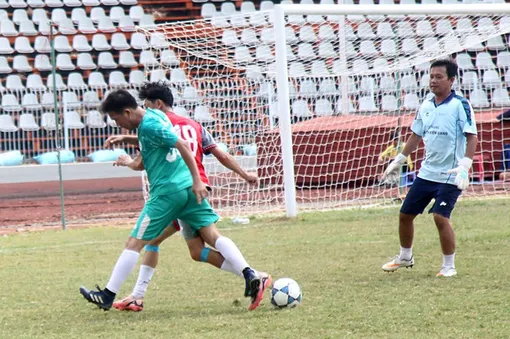 “Giữ lửa” bóng đá phong trào