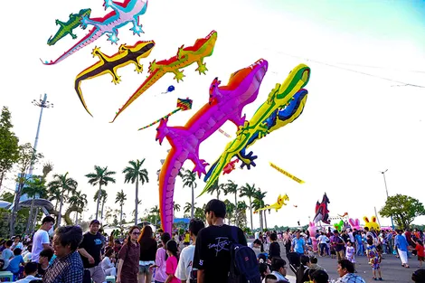 "Mùa diều nghệ thuật" thu hút du khách ở TP Cần Thơ