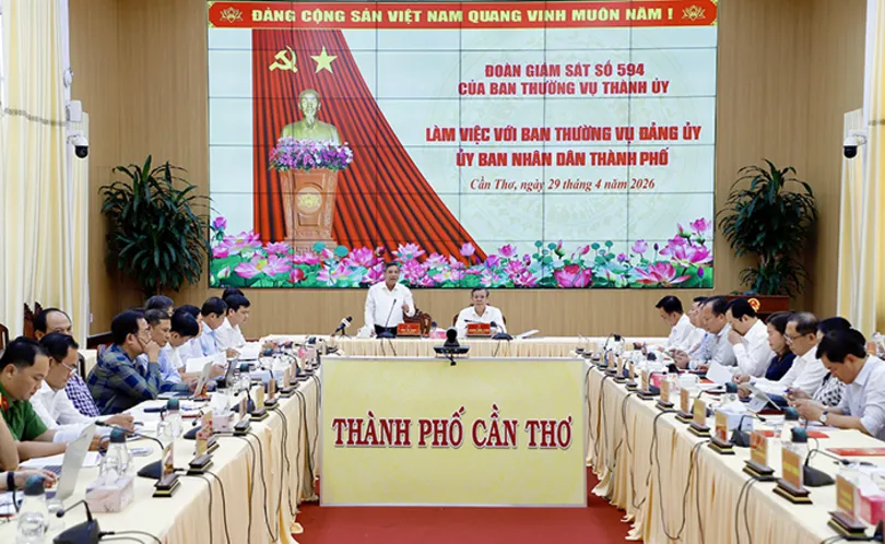 Đoàn giám sát số 594 làm việc với Ban Thường vụ Đảng ủy UBND TP Cần Thơ