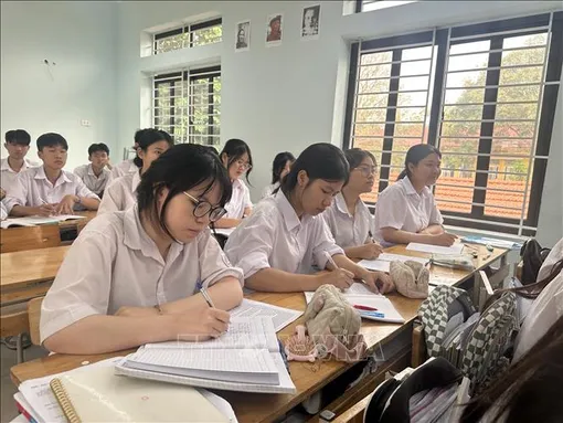 Tiếp tục áp dụng một số quyết định trong lĩnh vực giáo dục