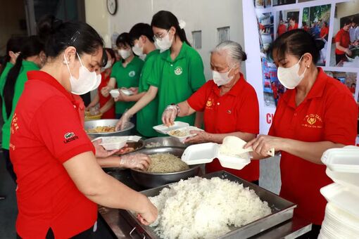 Free meal initiative brings nutrition to disadvantaged patients